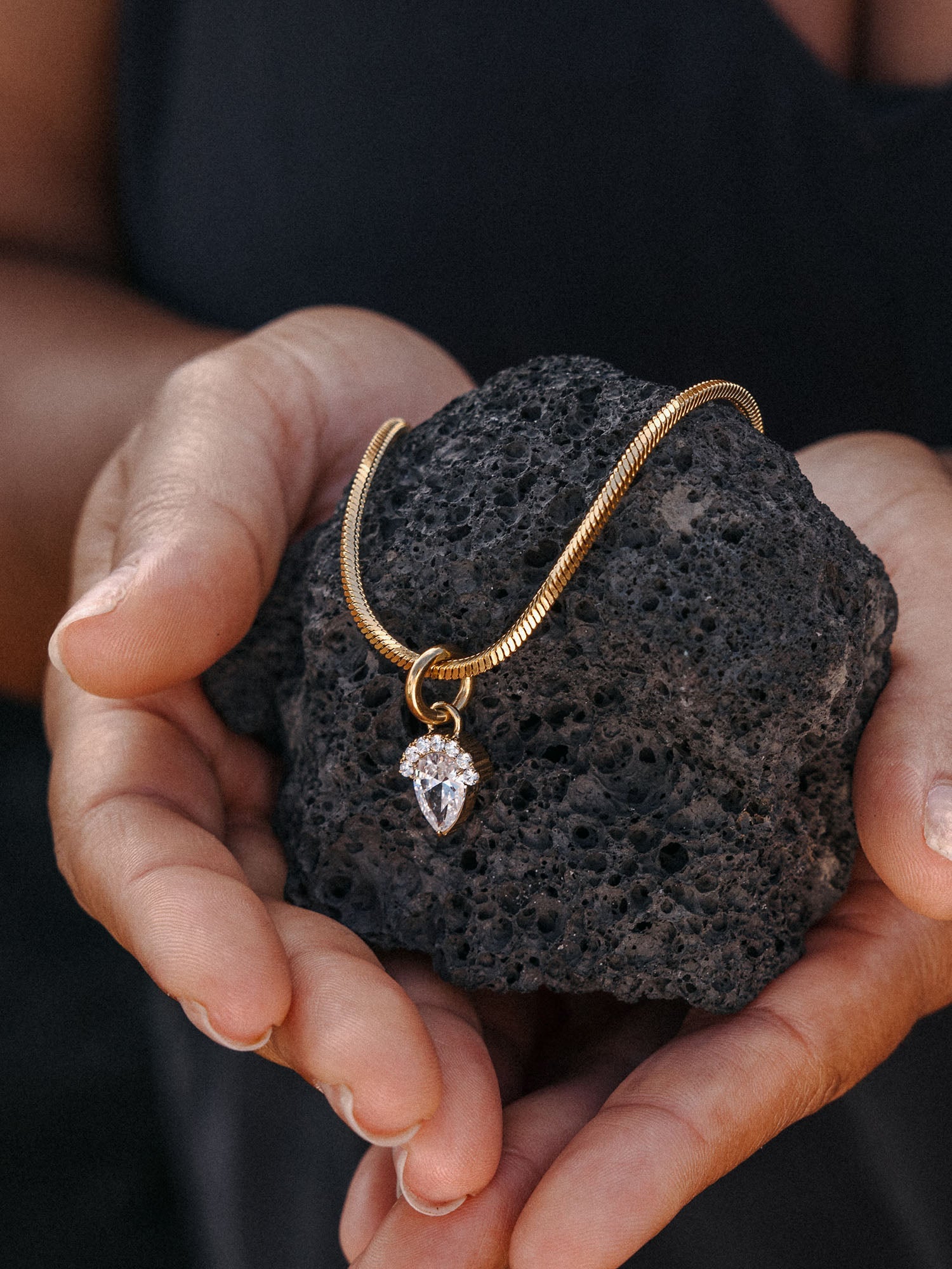 purelei-eternal-flame-charm-tropfen-anh-nger-mit-zirkonia image 2