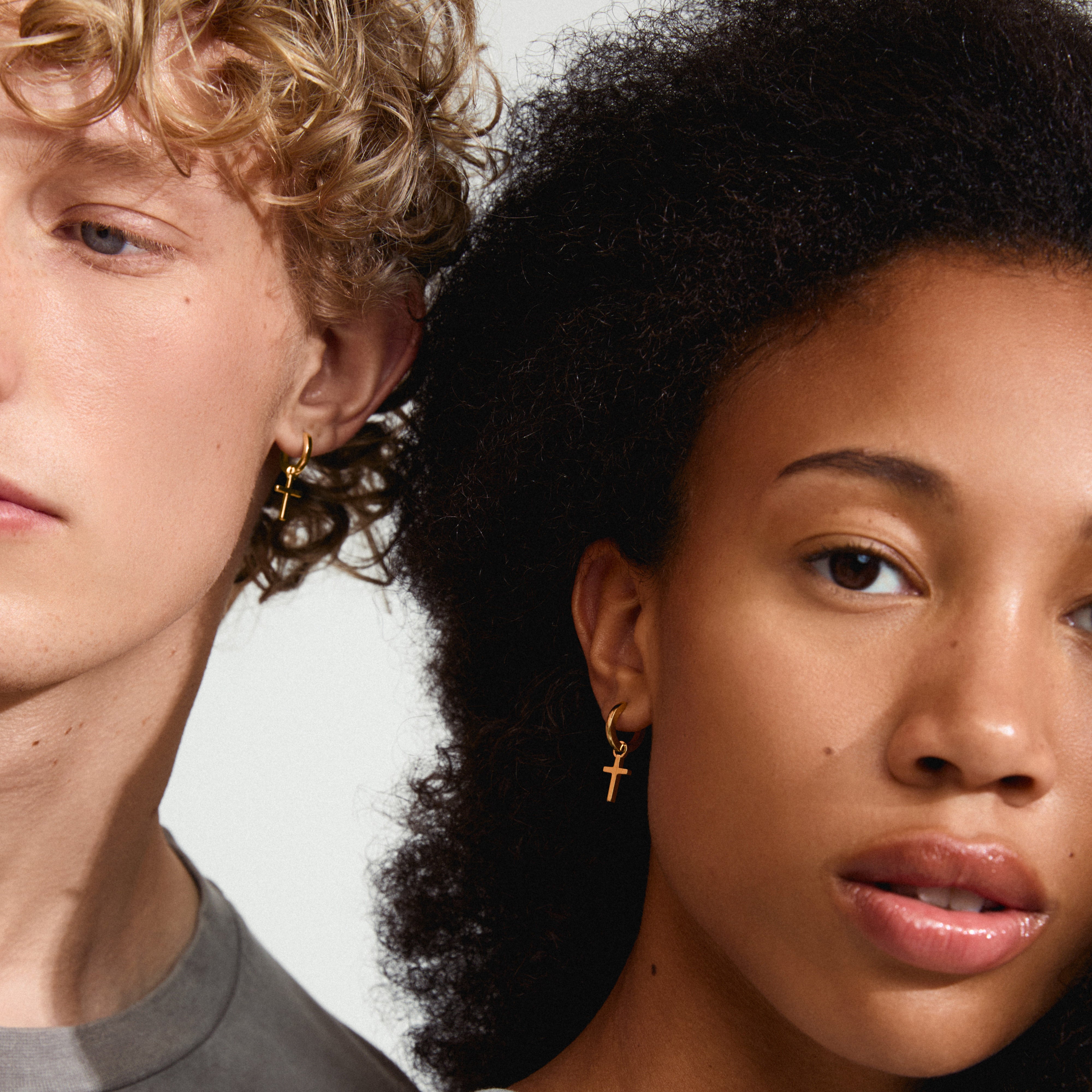 pilgrim-flynn-ohrringe-chunky-hoops-mit-kreuz-goldplattiert image 2