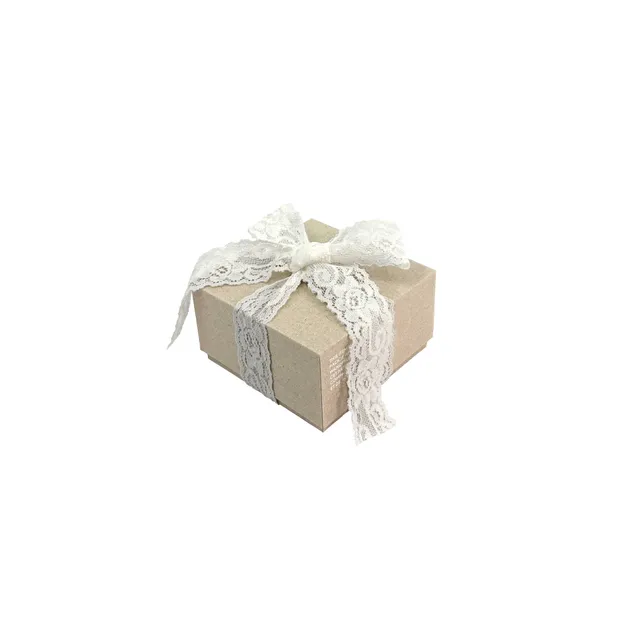 pilgrim-geschenkbox-mittel-8-5-x-8-5-cm-mit-schleife image 1