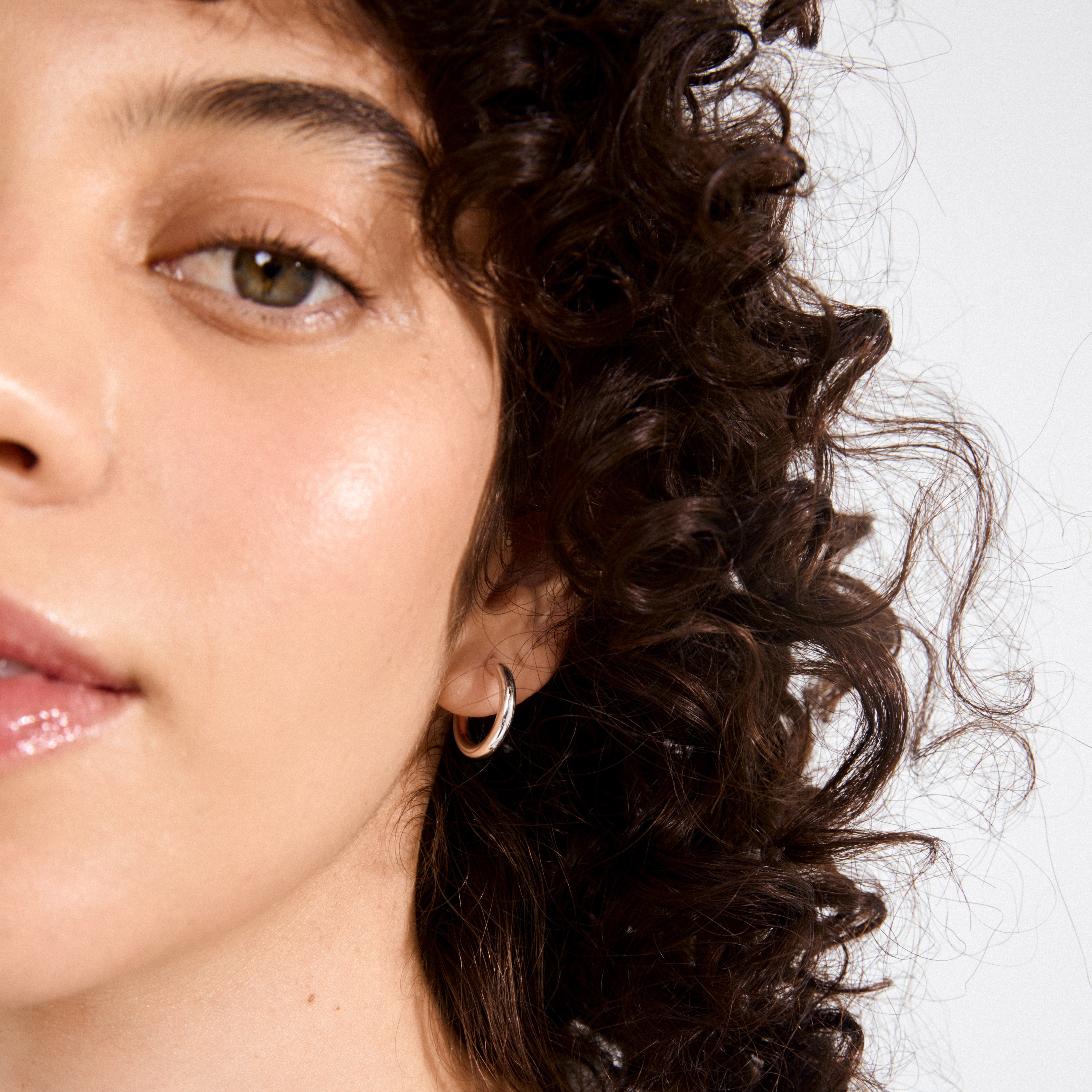 pilgrim-dolag-ohrringe-versilbert-chunky-half-hoops image 3