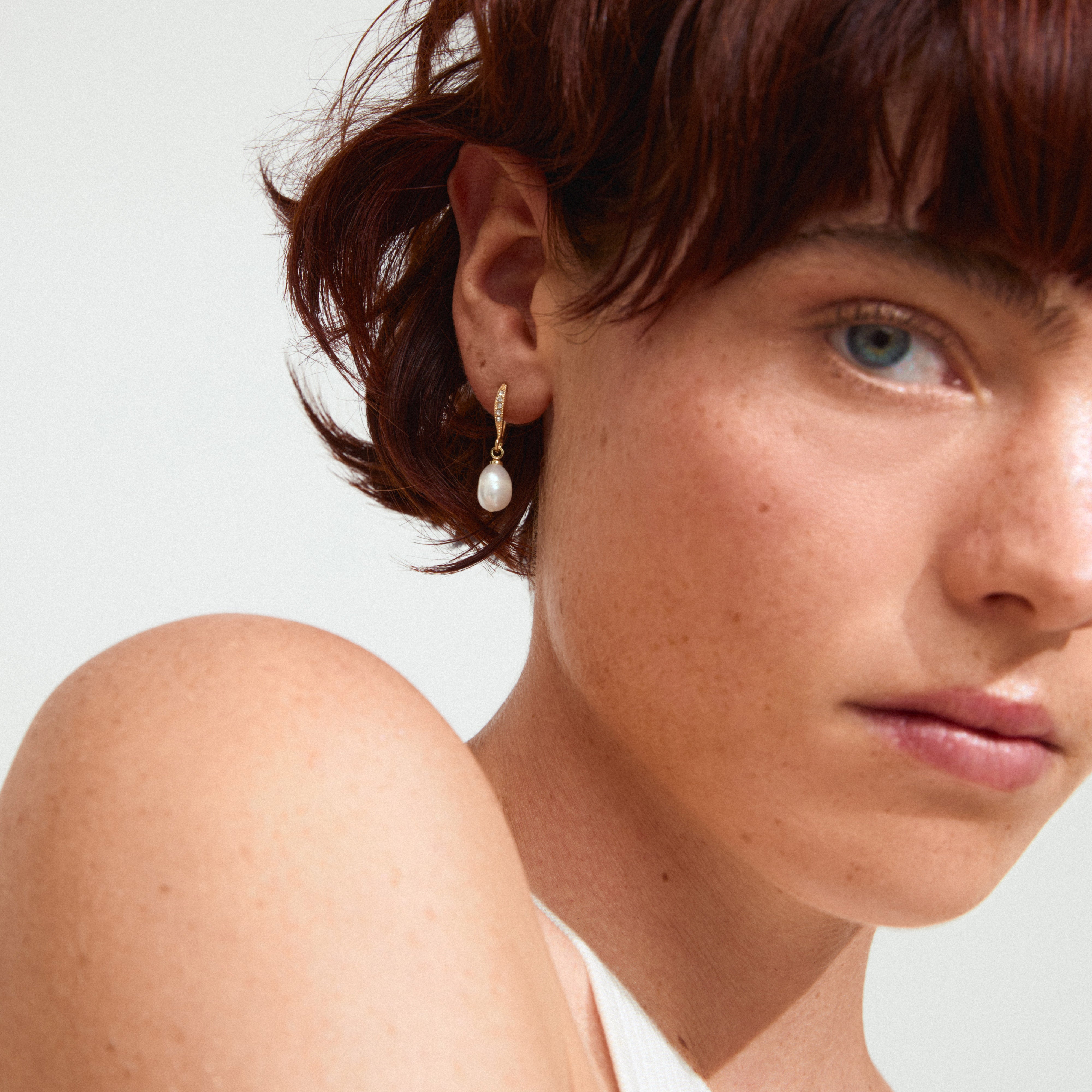 pilgrim-jasmin-perlen-ohrringe-vergoldet-mit-preciosa image 3