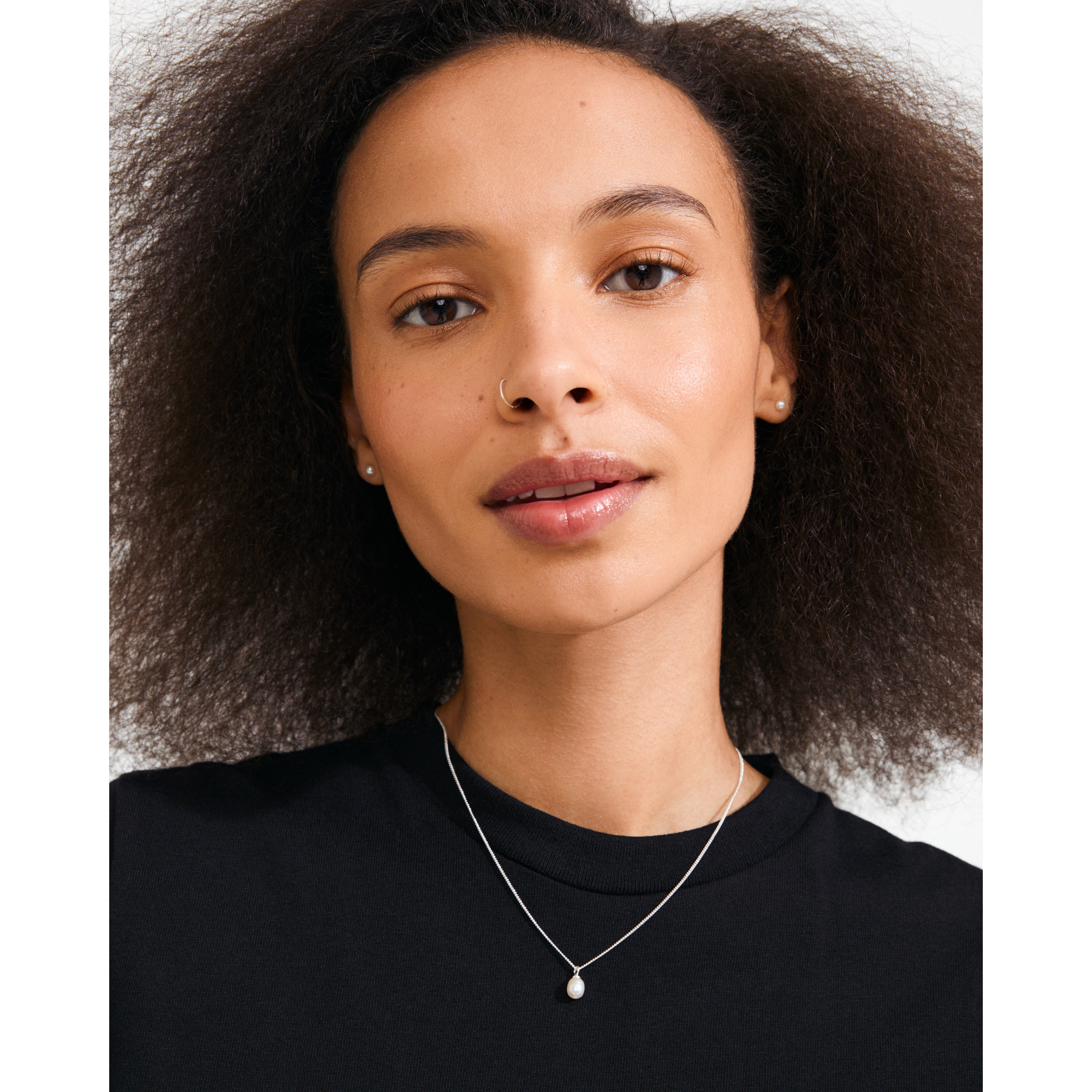 pilgrim-evena-geschenkset-kette-und-ohrstecker-versilbert-mit-s-wasserperle image 2