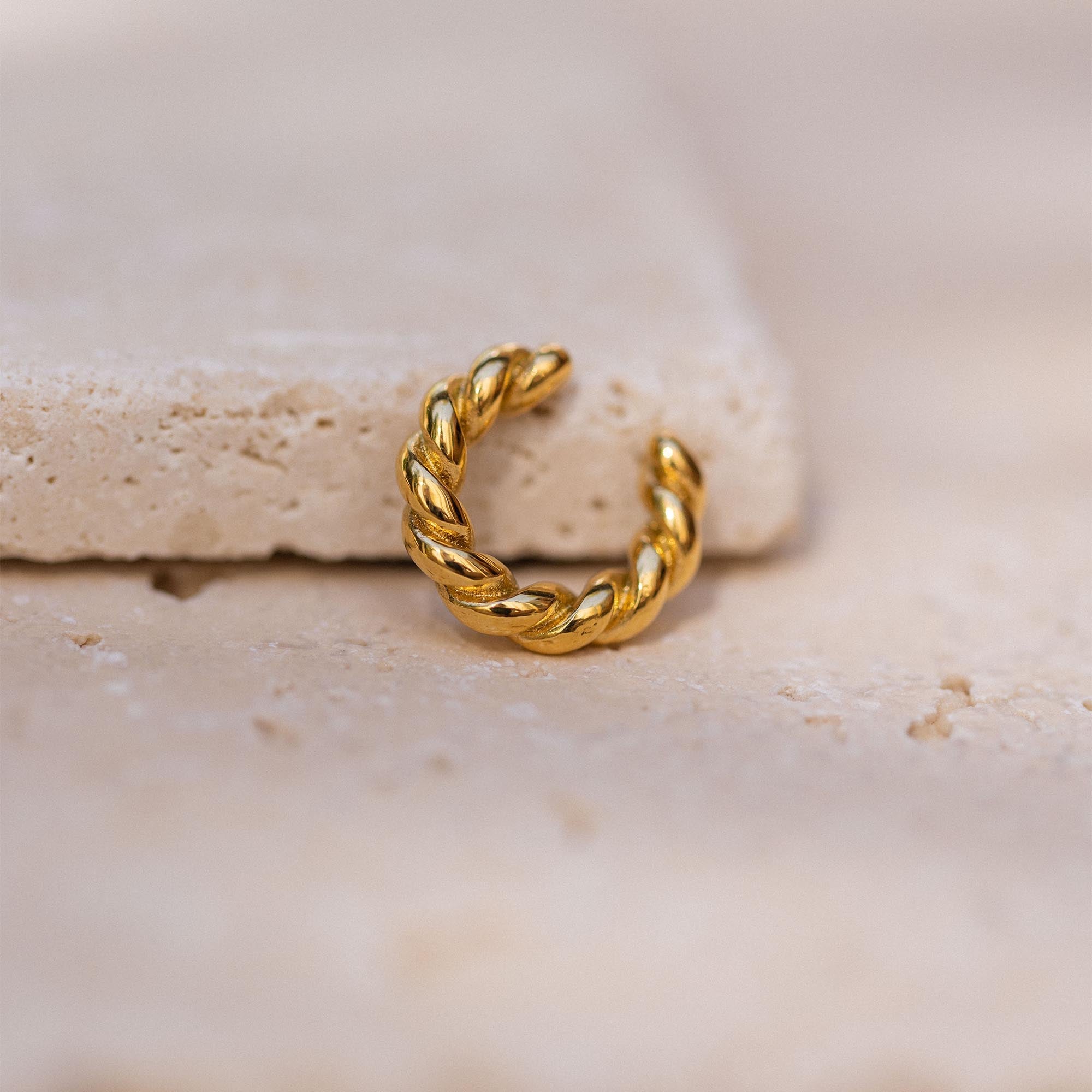 purelei-desire-earcuff-gedreht-13-6-mm-ohrmanschette-ohne-ohrloch image 4