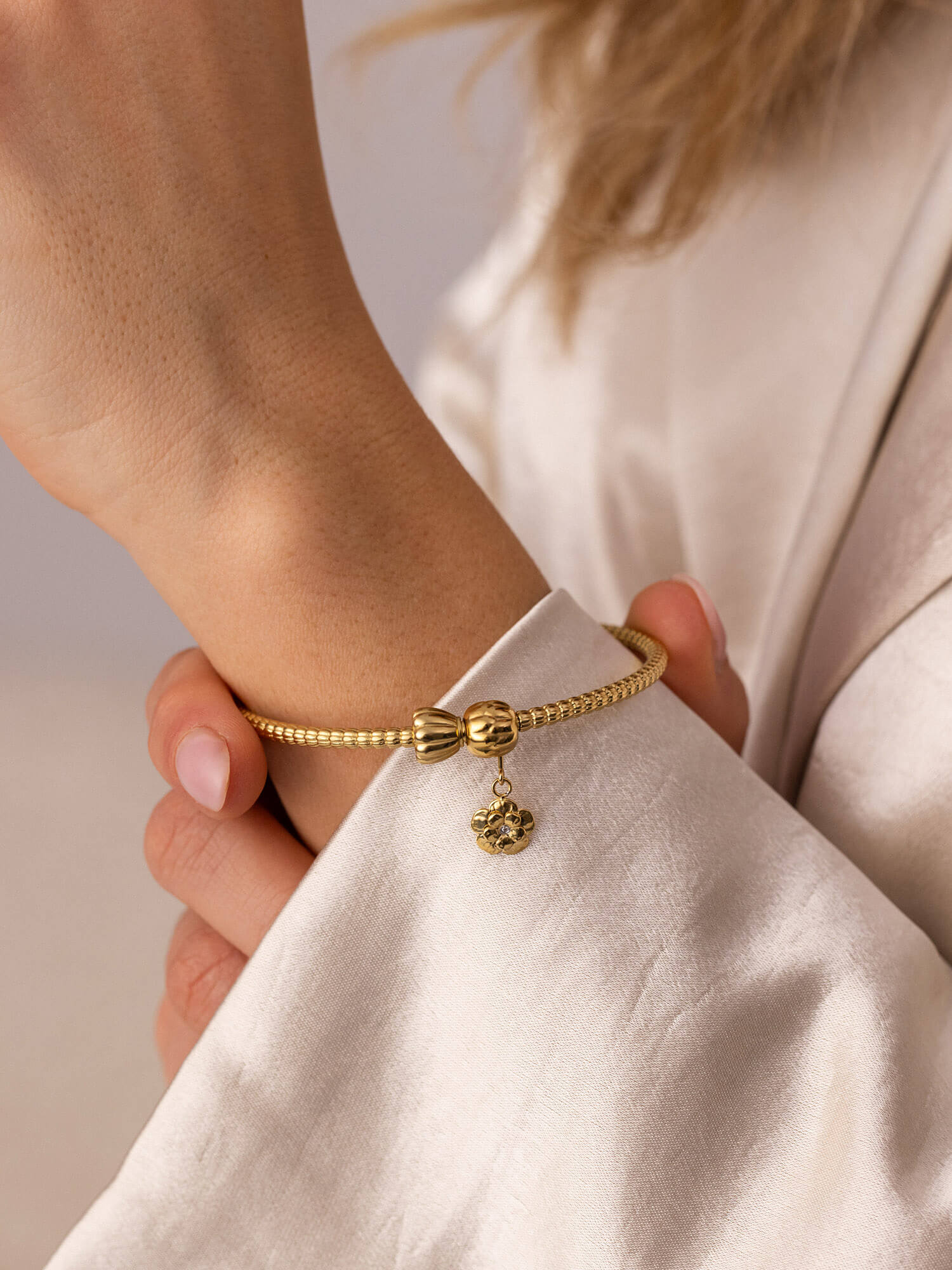 purelei-lei-delicate-flower-charm-feiner-blumen-charm-mit-funkelndem-stein-edels image 4