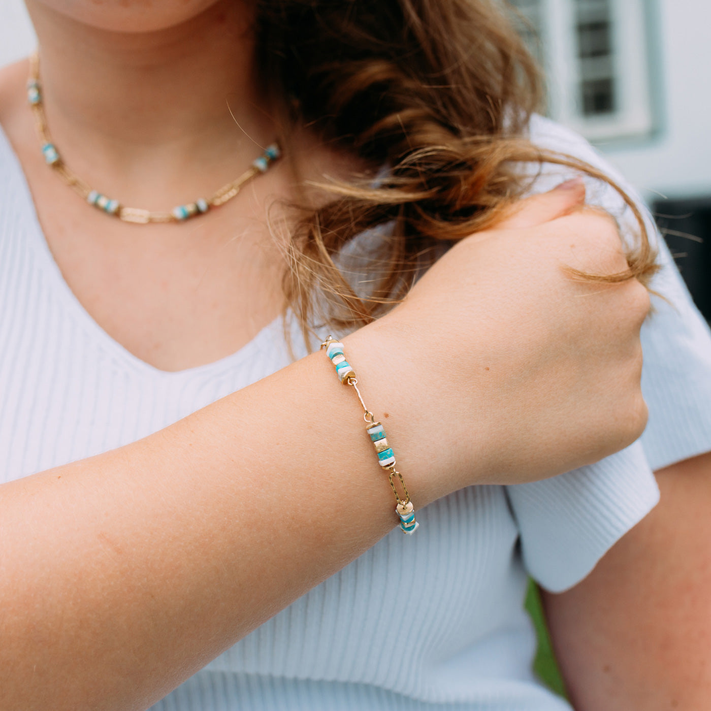 julie-julsen-loving-stones-armband-16-t-rkise-edelsteine-jaspis-howlith-silber-9 image 2