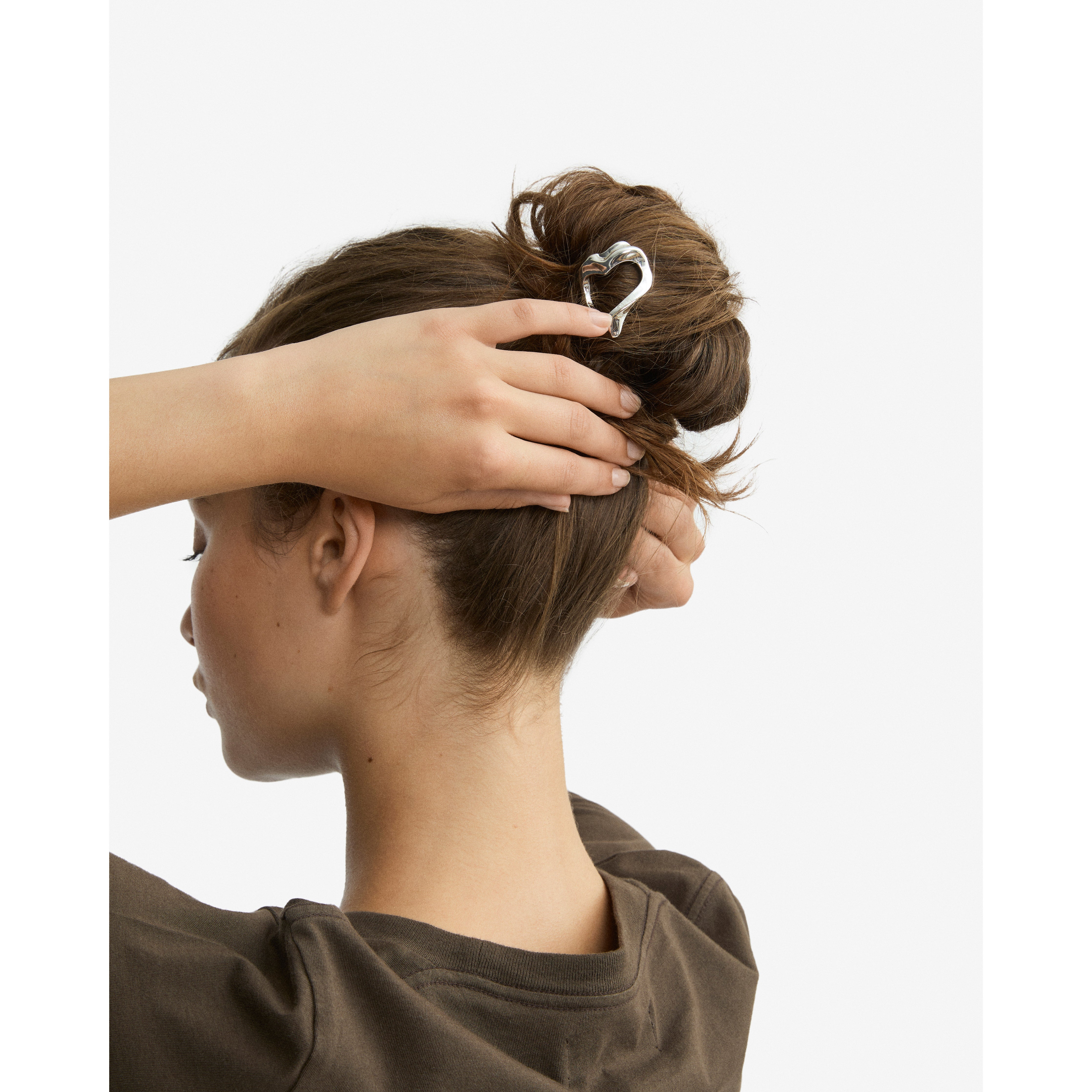 pilgrim-amaris-haarspange-herz-versilbert image 3