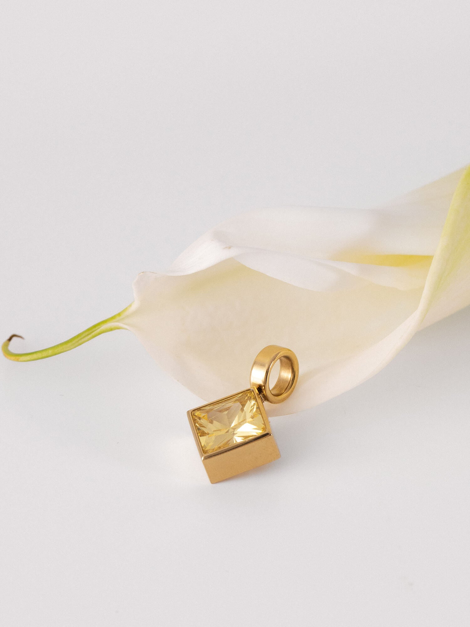 purelei-honey-glow-charm-schmuckstein-anh-nger image 6