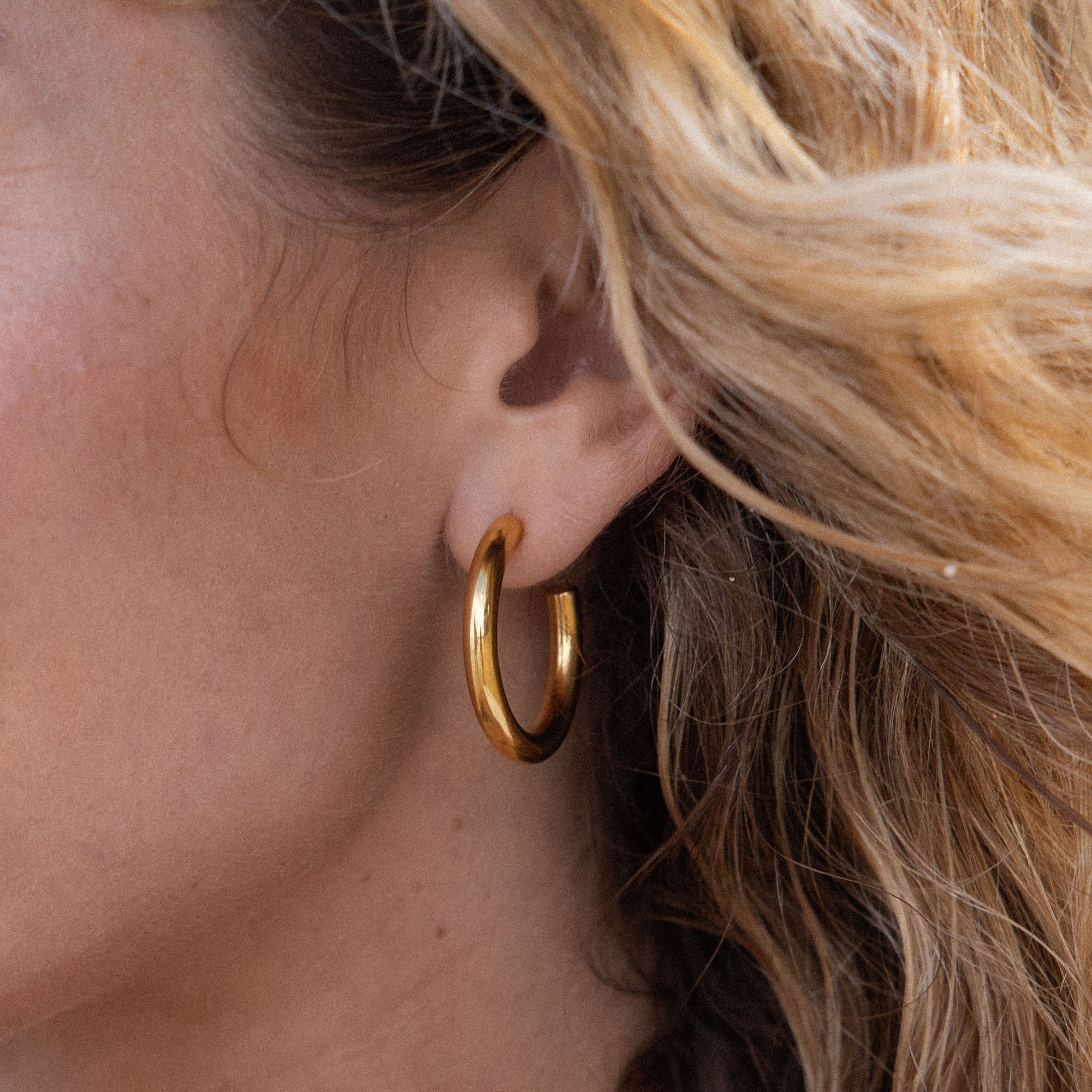 purelei-kumu-o-creolen-30-mm-basic-hoops-4-mm image 2