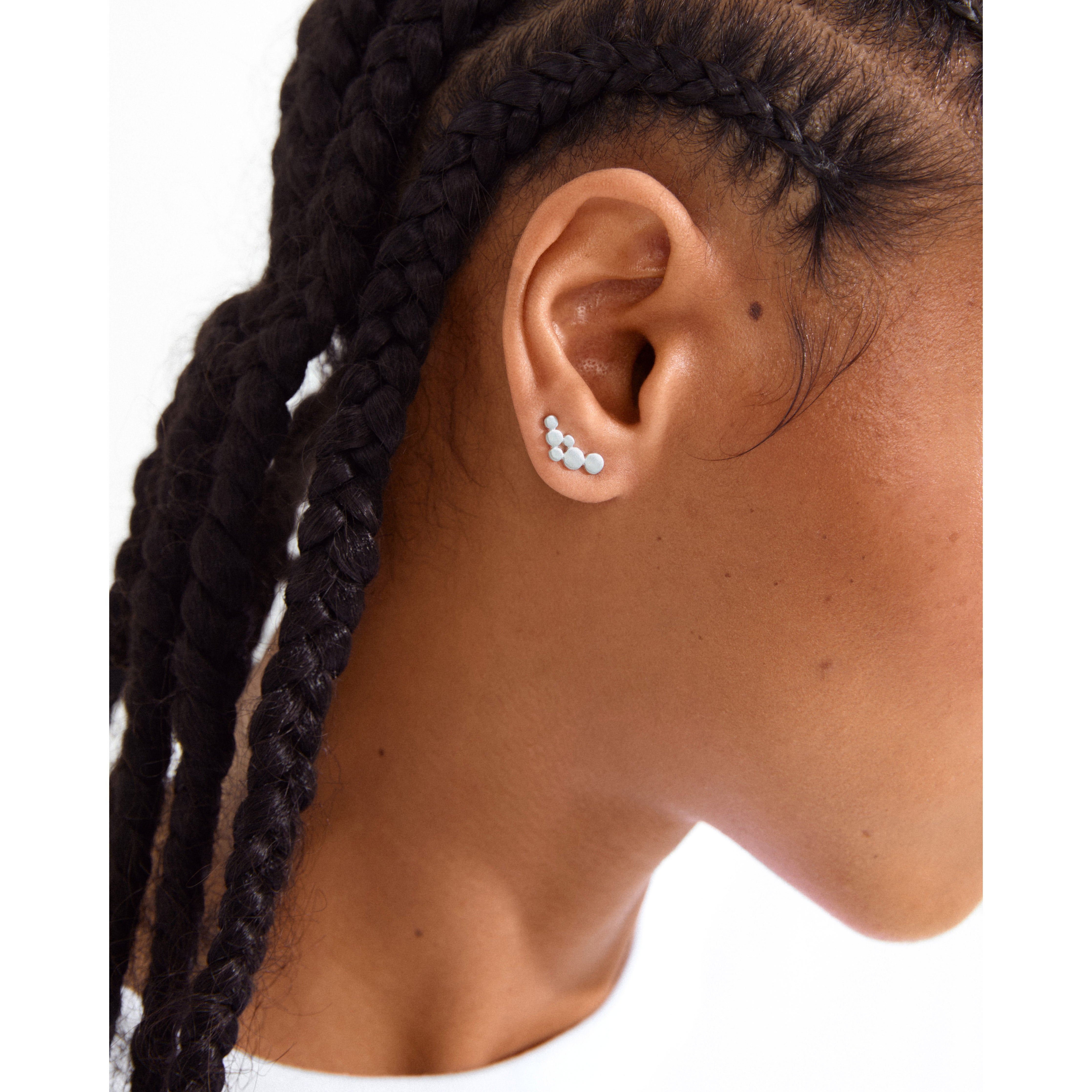 pilgrim-leah-ohrstecker-versilbert-mit-kreisen-im-ear-climber-look image 3
