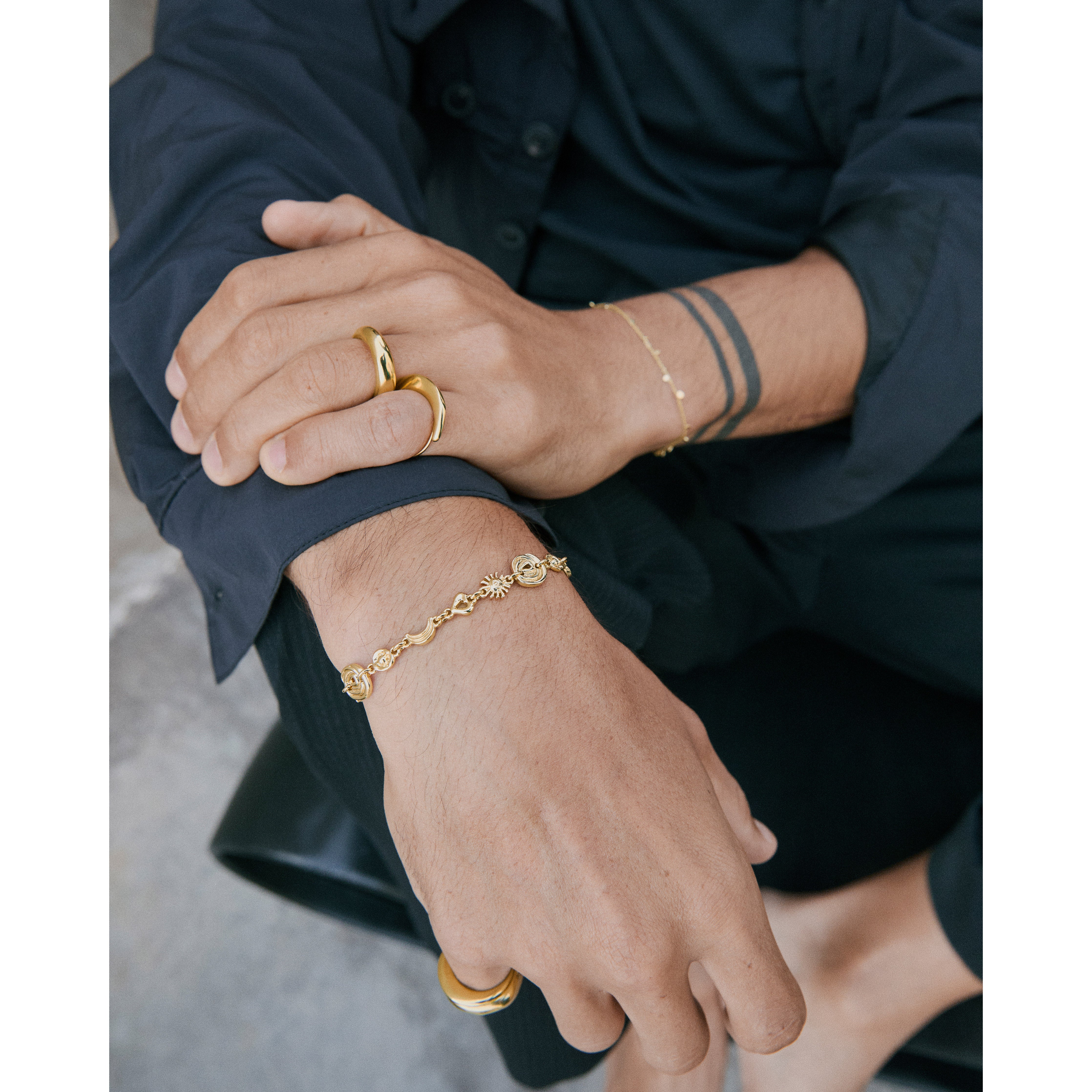 pilgrim-misha-armband-vergoldet-mit-sonne-mond-herz-charms image 7