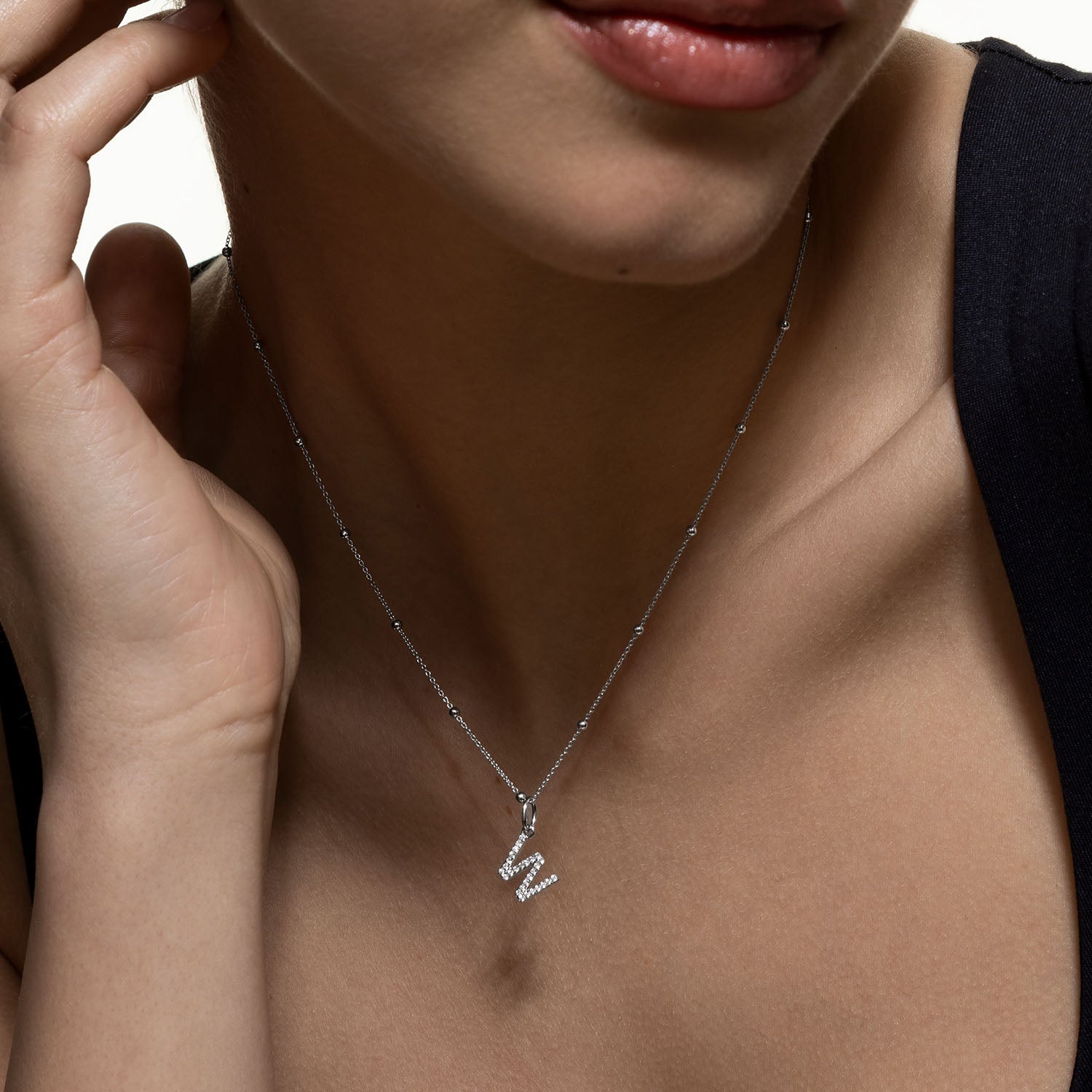 xenox-w-letter-charm-w-925-sterlingsilber-18k-vergoldet-mit-zirkonia image 4