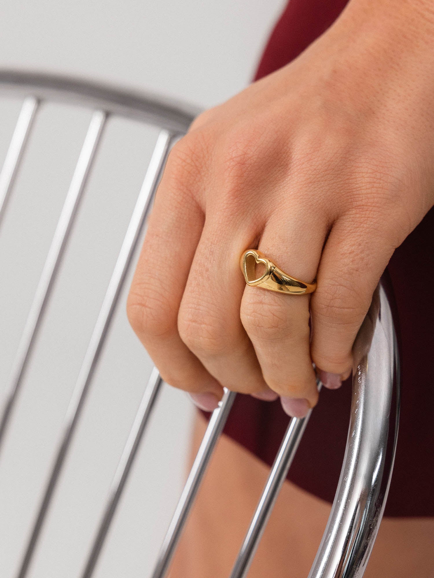 purelei-devotion-heart-ring-statement-siegelring-mit-offenem-herz image 2