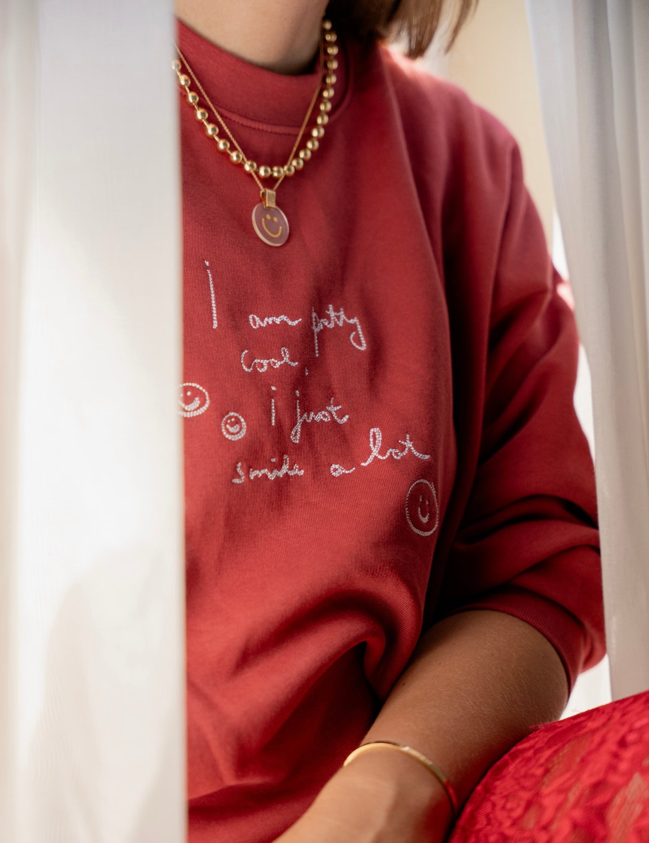 wald-berlin-x-rothsicht-pretty-cool-jumper-bordeaux-bio-baumwolle-oversize image 2