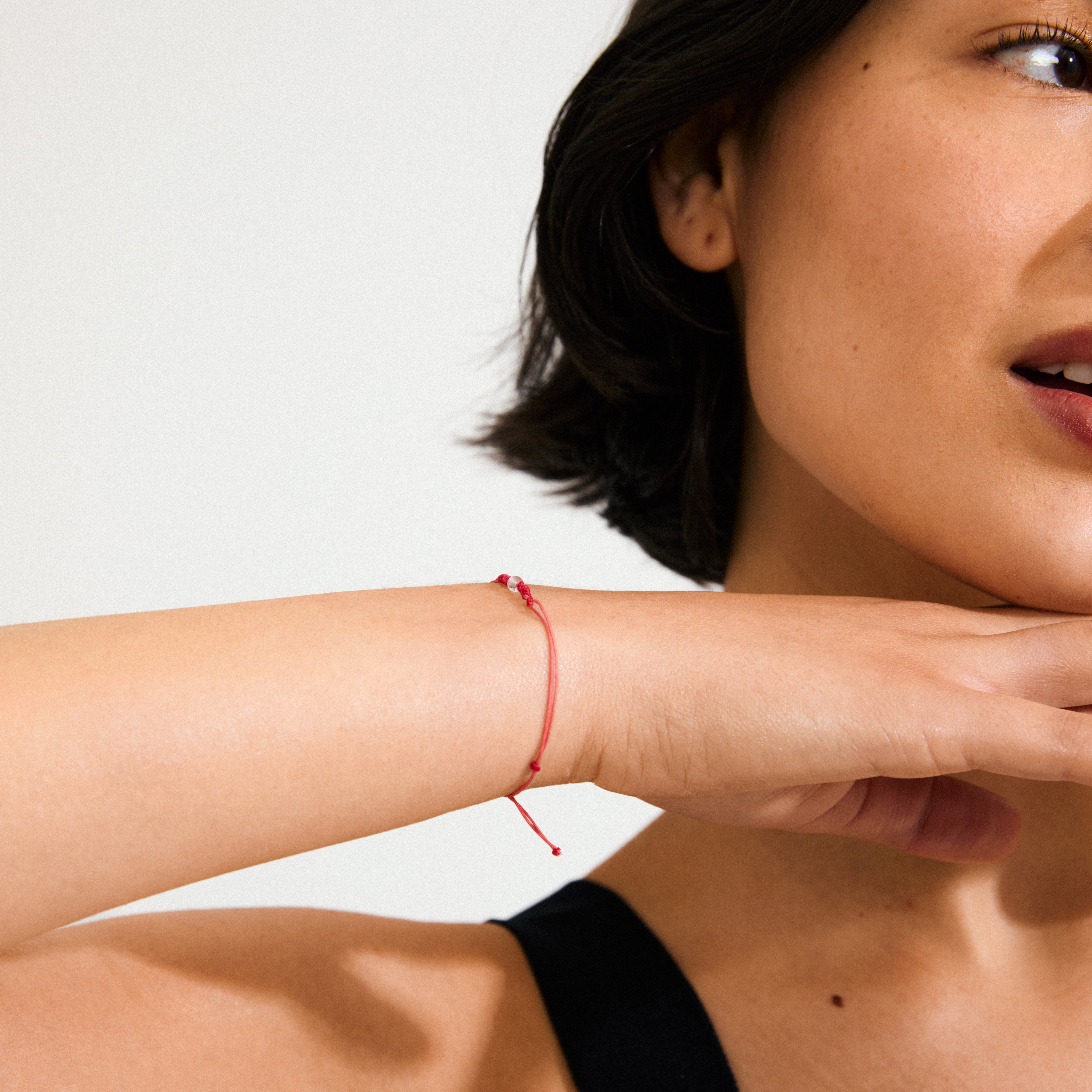 pilgrim-april-geburtsstein-armband-bergkristall-rotes-band image 3