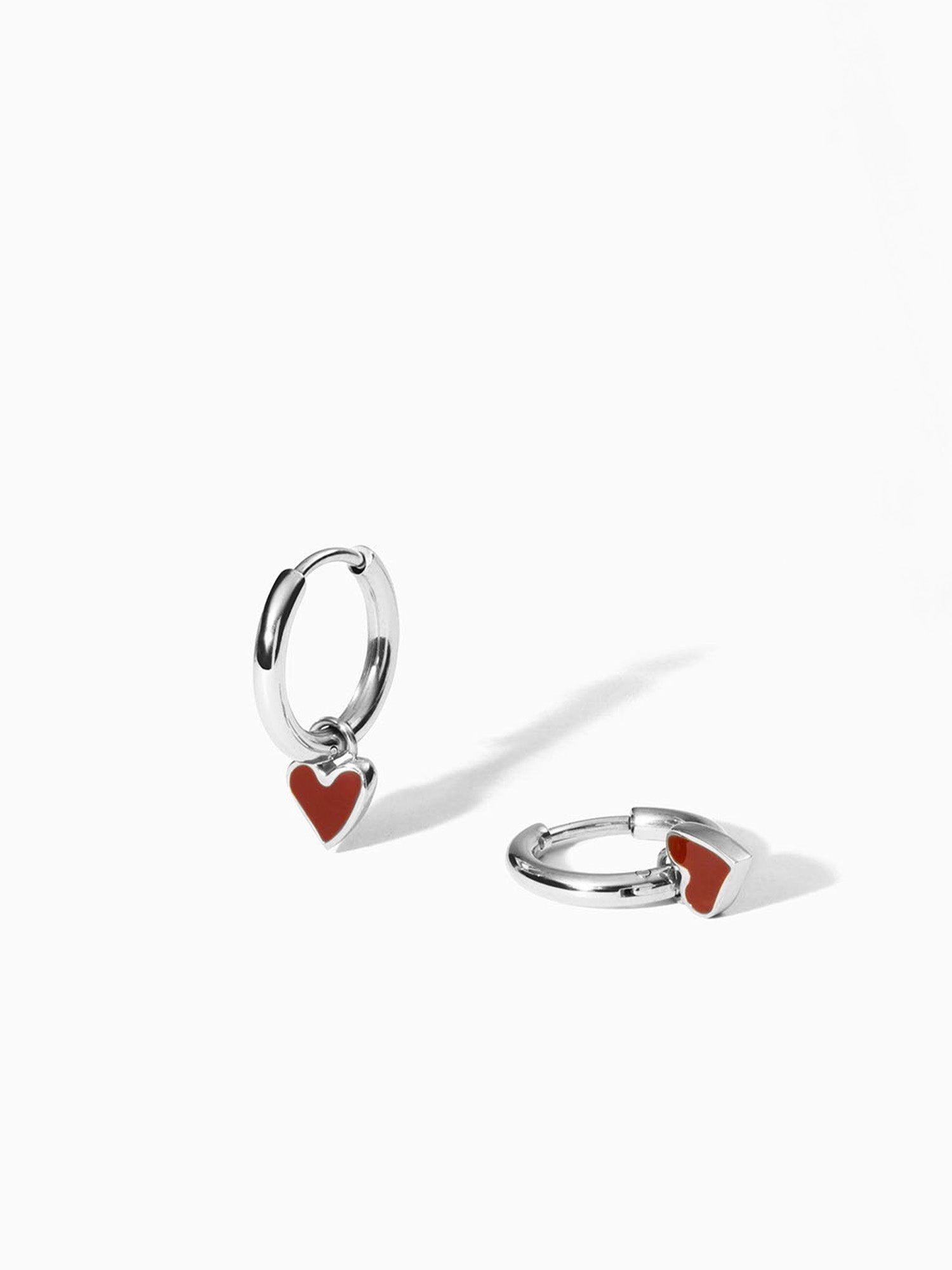 purelei-heartwarming-memories-ohrringe-creolen-14-mm-mit-herz-anh-nger-bordeaux image 3