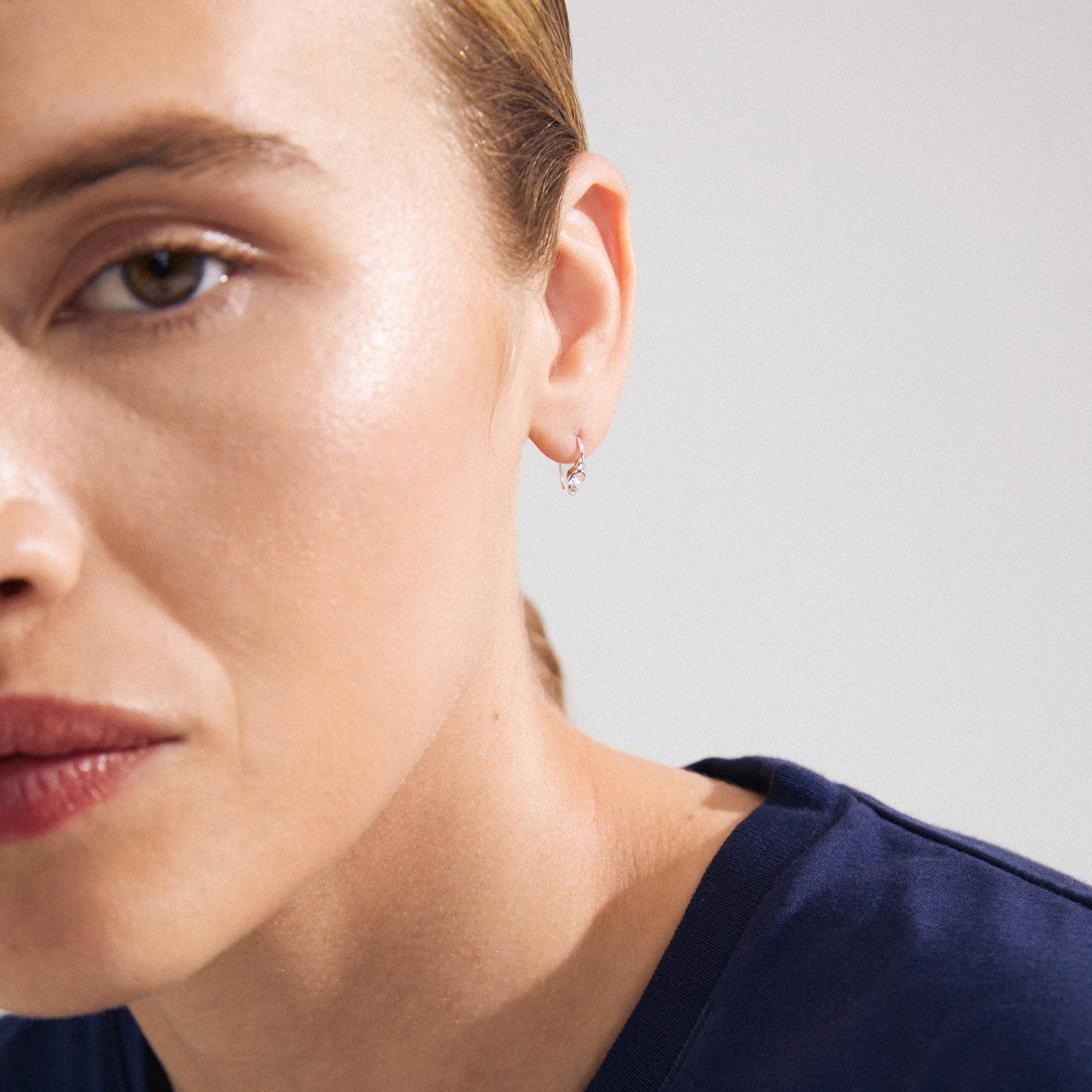 pilgrim-kristine-einzel-ohrring-versilbert-mit-preciosa-kristallen image 3