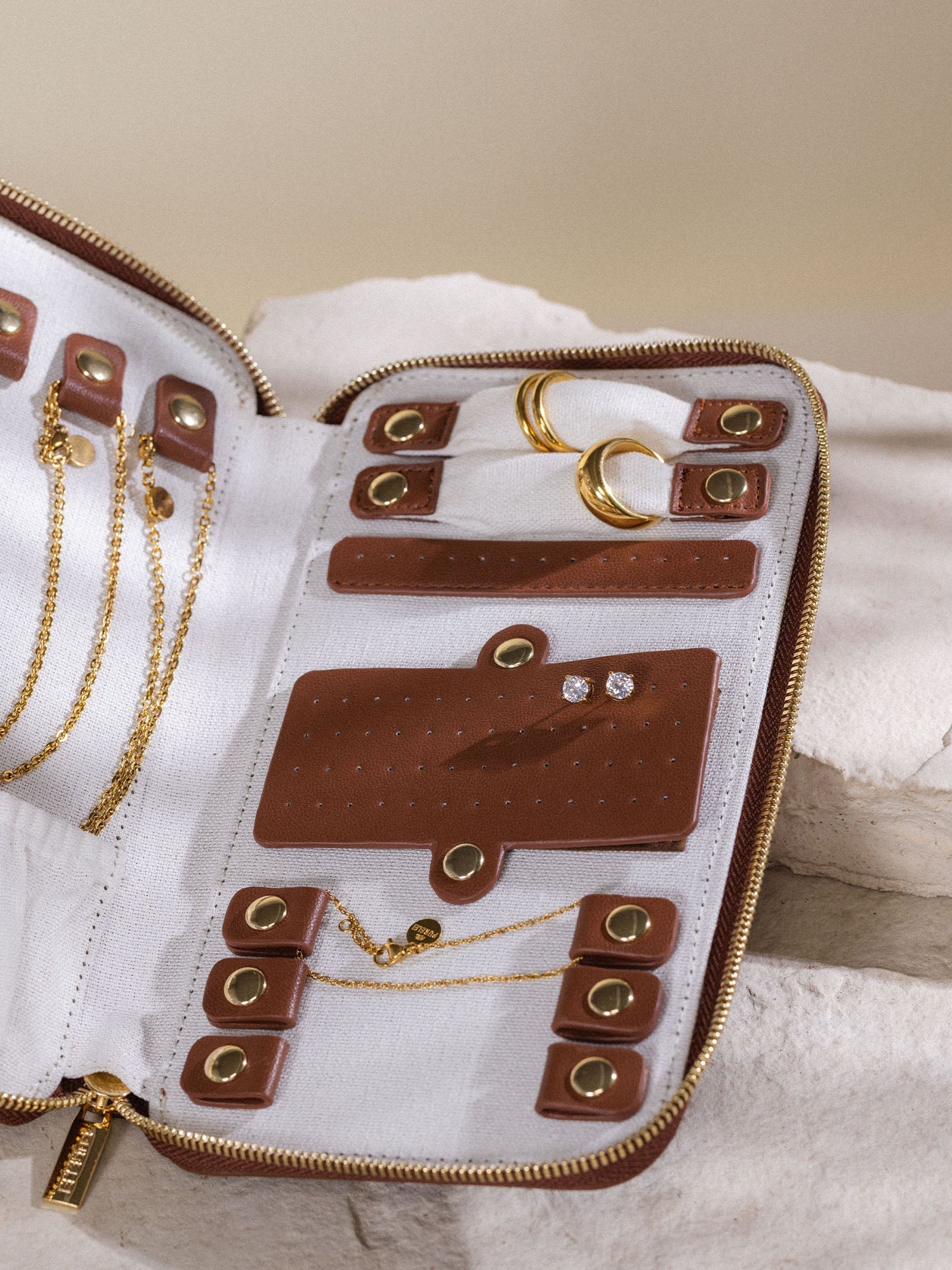 purelei-schmuck-reiseetui-braun-organizer-12x21-cm image 3