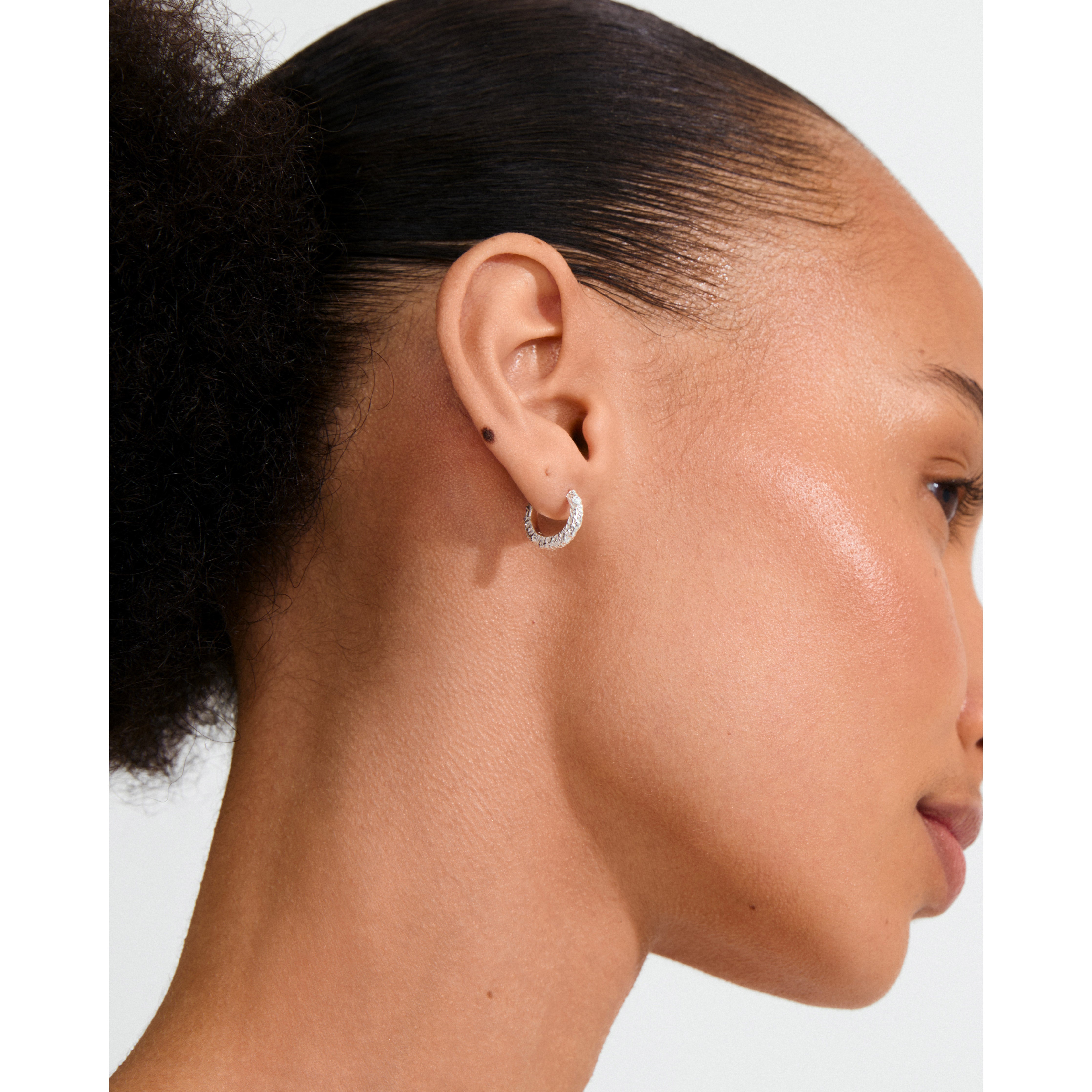 pilgrim-xdea-etch-hoop-01-single-creole-14-mm-aus-recyceltem-sterlingsilber image 3