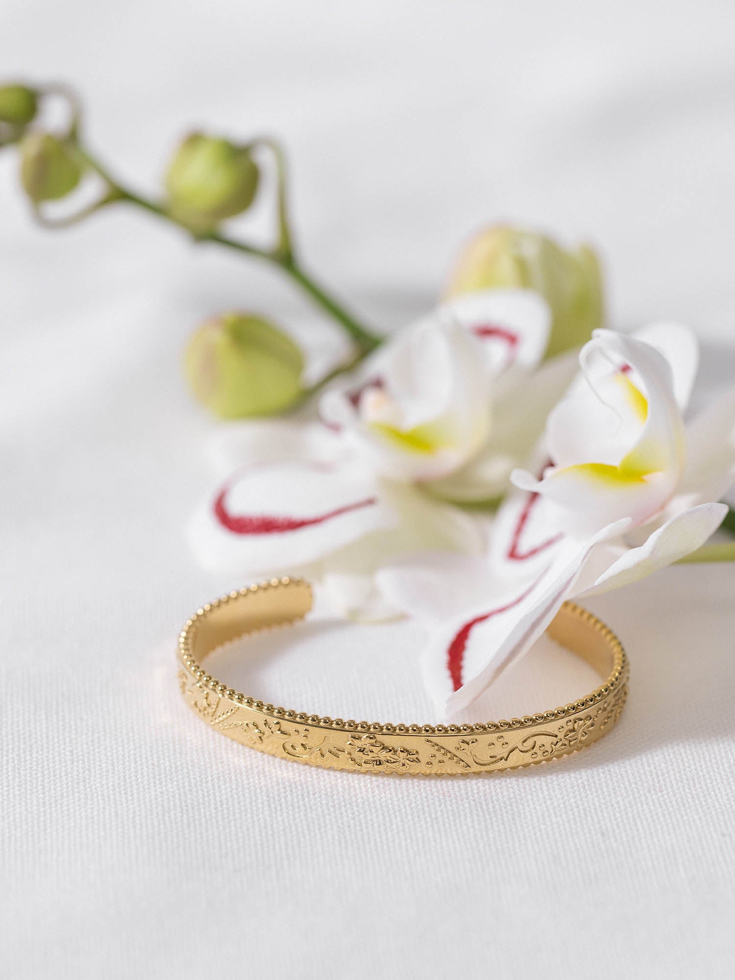 purelei-vintage-love-armcuff-verstellbarer-armreif-mit-aloha-muster-in-gold image 5
