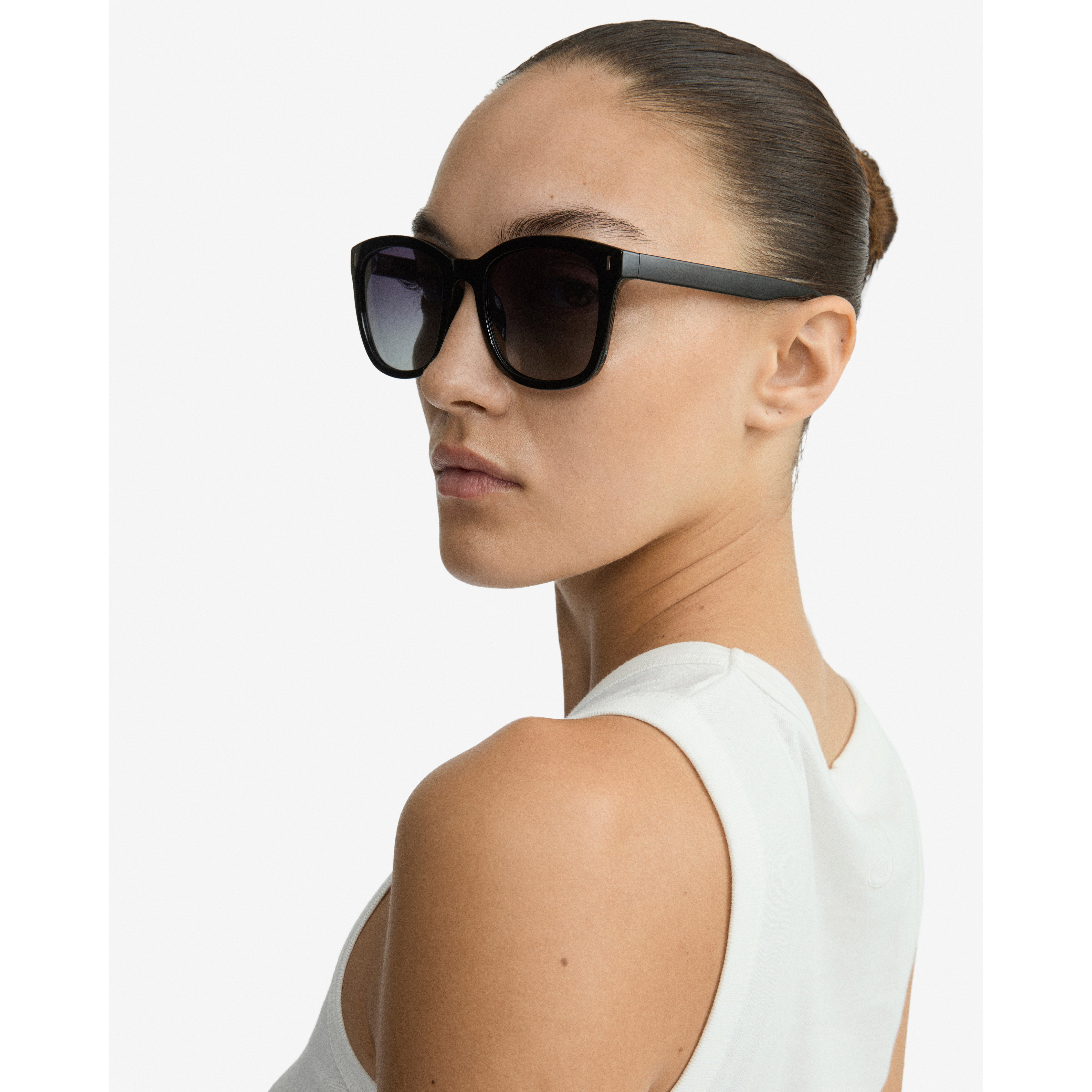 pilgrim-katya-retro-sonnenbrille-schwarz-uv400 image 3