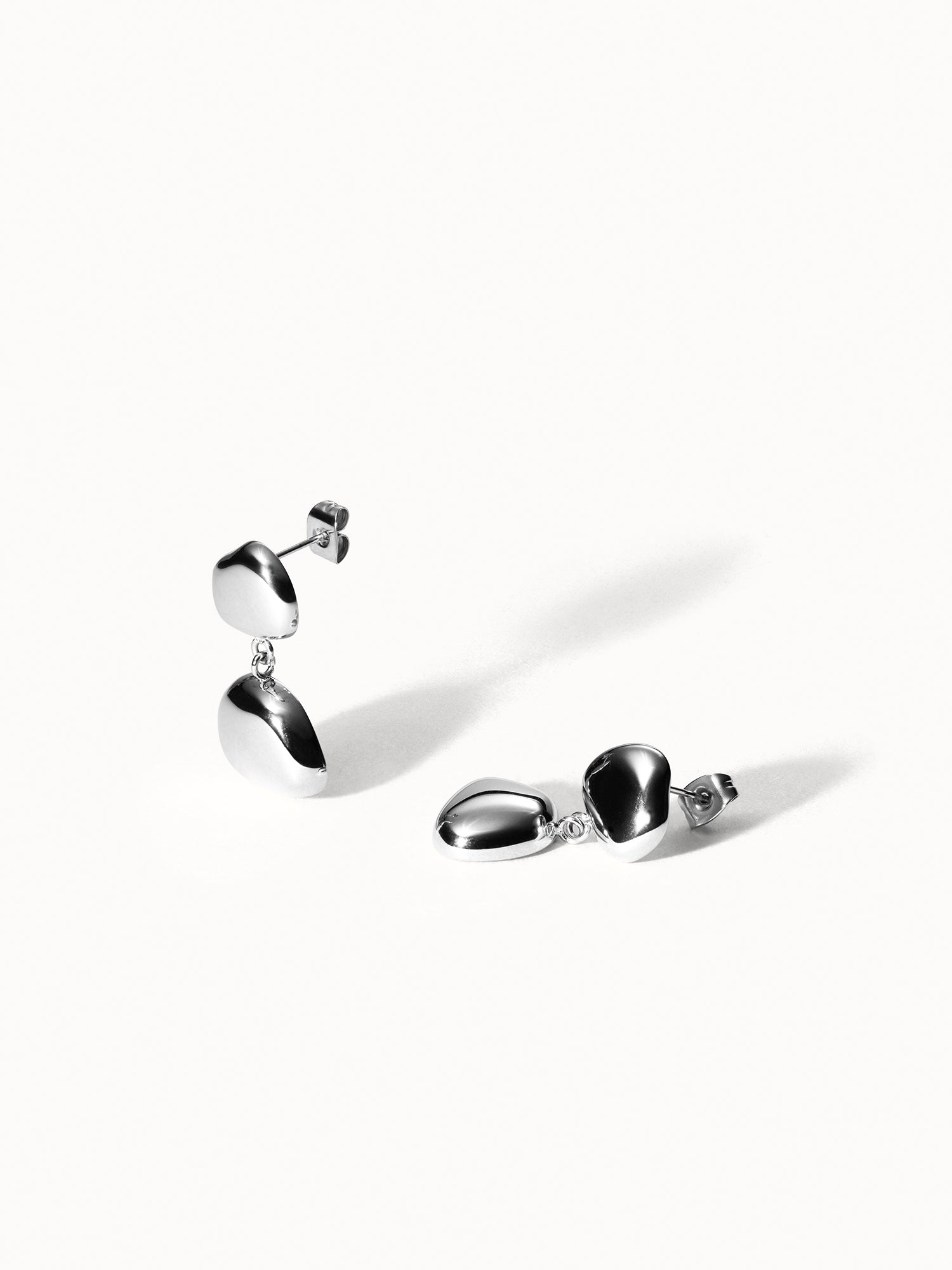 purelei-generosity-ohrringe-organische-statement-ohrringe-27-mm image 4