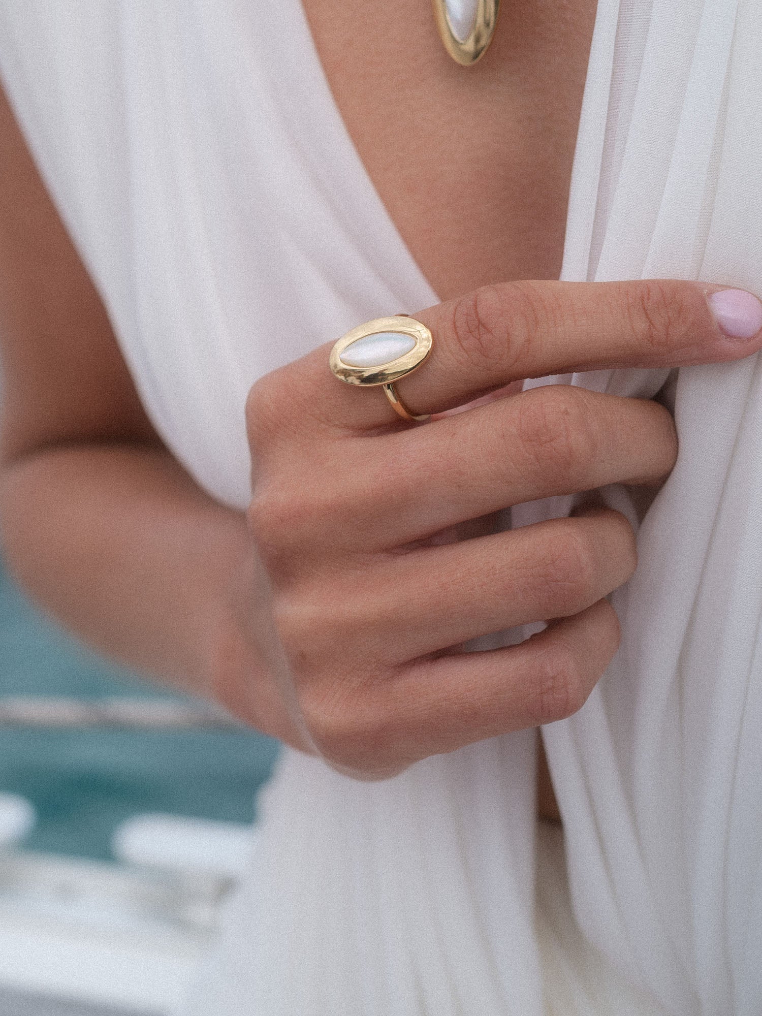 purelei-island-elegance-ring-mit-perlmutt-inlay-oval image 3