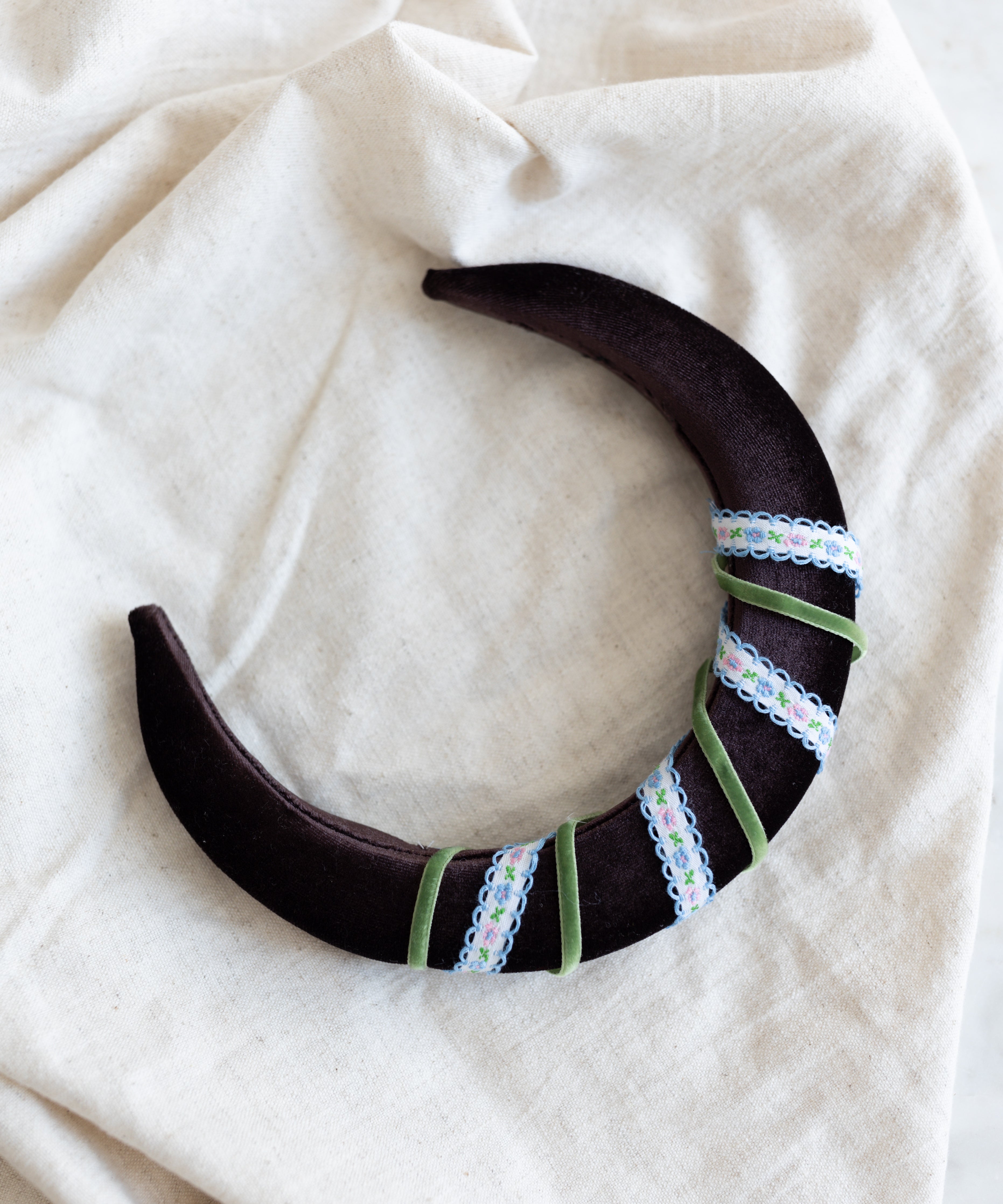 wald-berlin-headband-swirl-dark-brown-samthaarband image 3