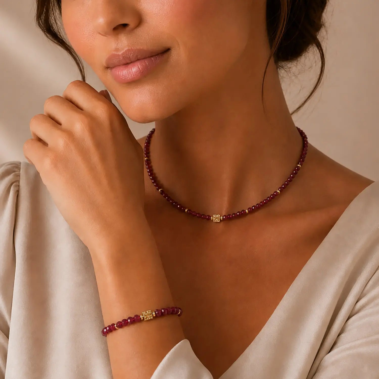 coeur-de-lion-halskette-hammered-cube-ruby-gold-42-cm image 4